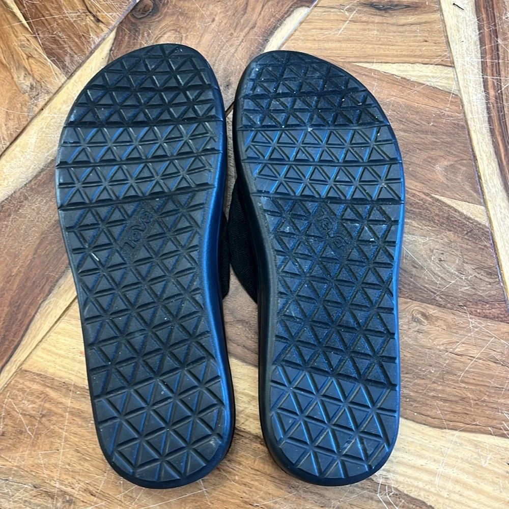 Teva Men’s Voya Black  Flip Flops - Classic Comfort